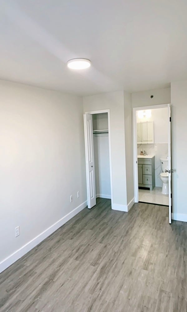 Building Photo - 6070 Woodhaven Blvd