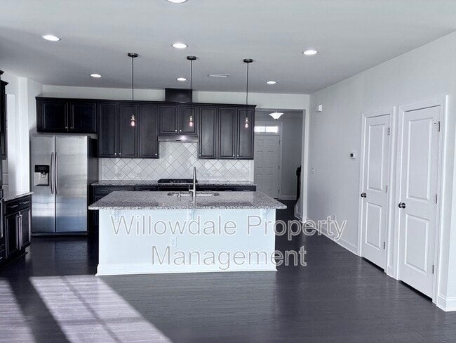 Building Photo - 1056 Midvale Ave