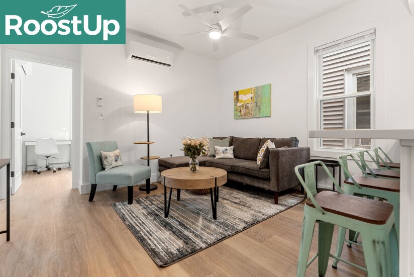 Building Photo - Furnished private bedroom with private ens...