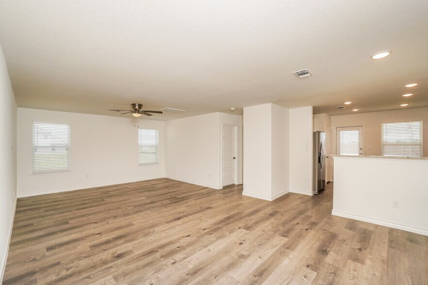 Building Photo - 1657 Viola Ln