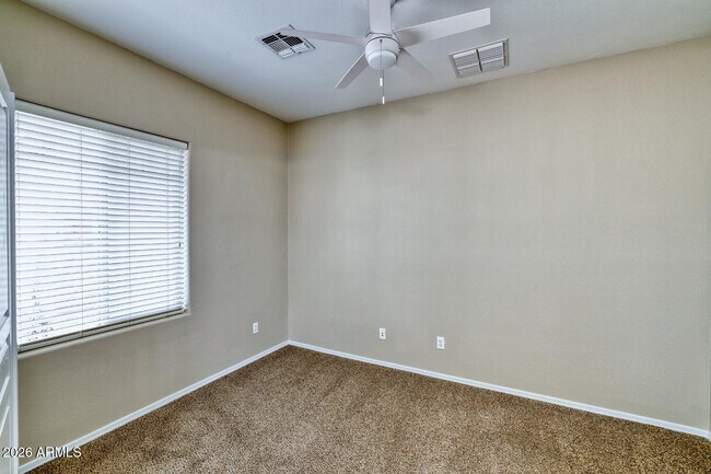 Building Photo - 844 E Indian Wells Pl