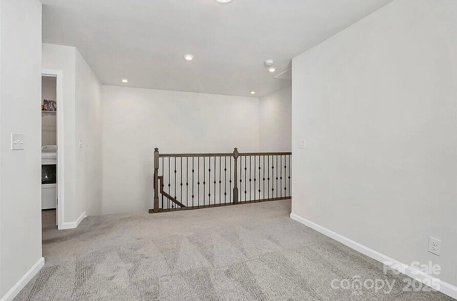 Building Photo - 16042 Red Buckeye Ln