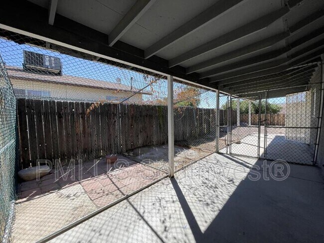 Building Photo - 3619 Gem St