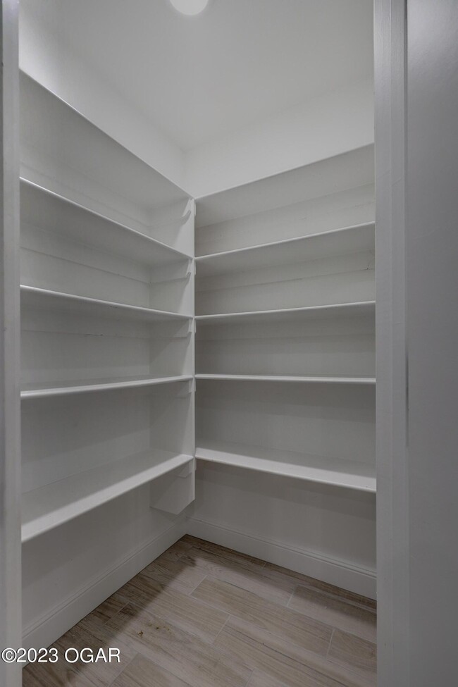 Building Photo - 2030 Mardale Cir