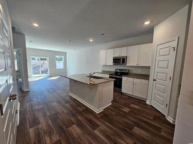 Building Photo - 2033 Northwest Dr