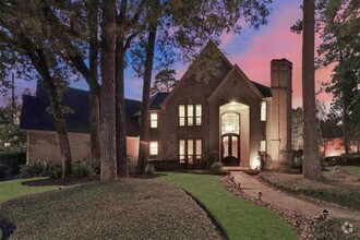 Building Photo - 2103 7 Maples Dr