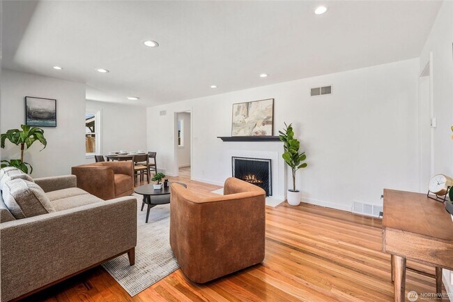 Building Photo - 2bd/1.75ba Seattle Condo