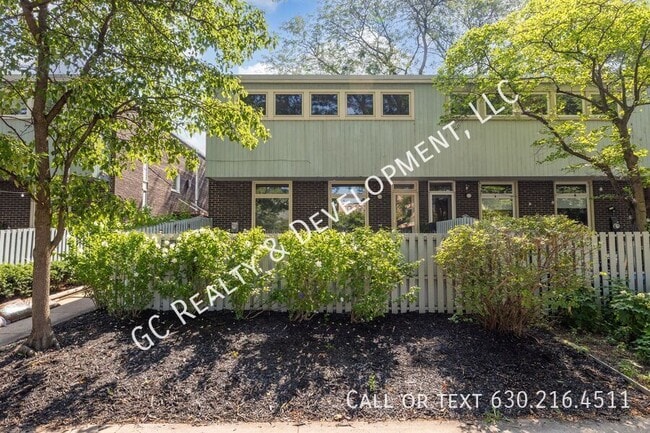 Primary Photo - 5217 S University Ave