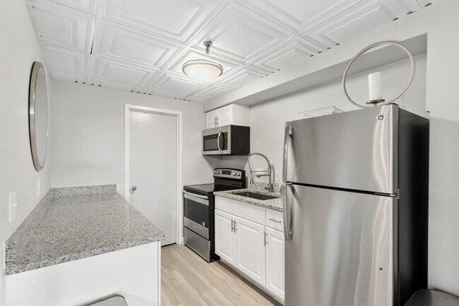 Building Photo - 376 Ocean Ave