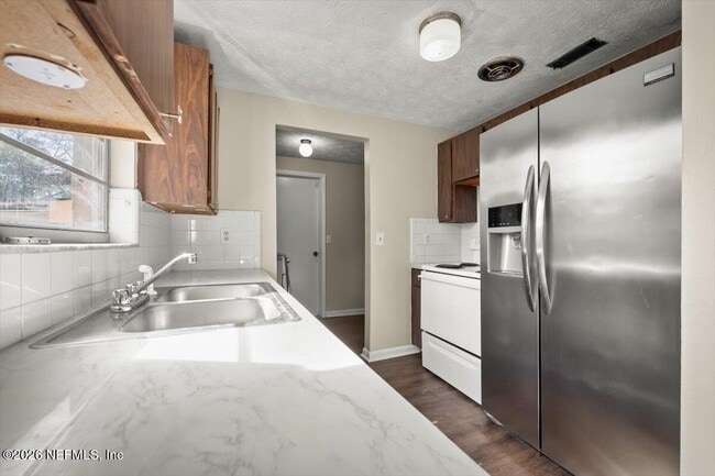 Building Photo - 10814 Indies Dr S