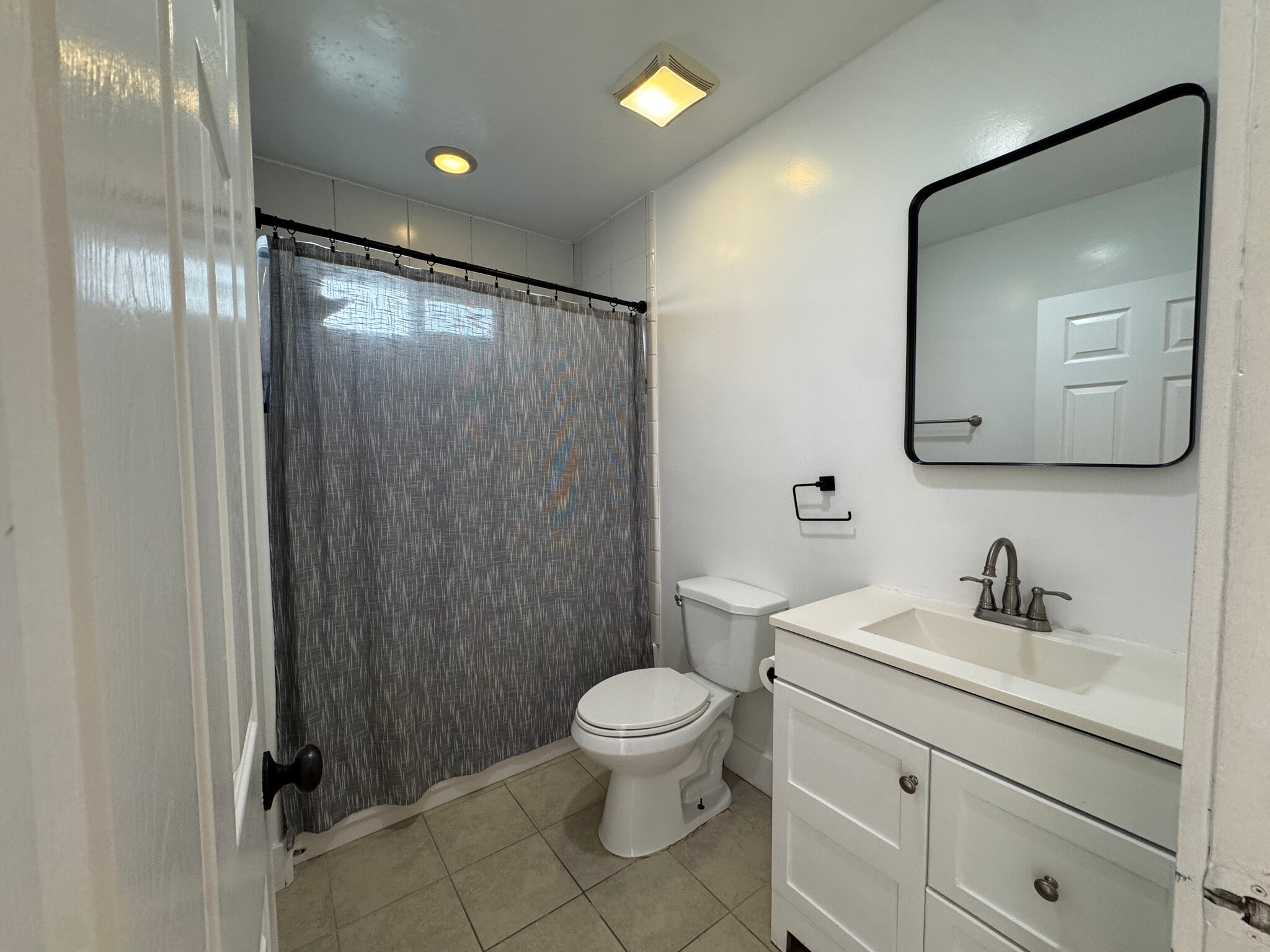 Building Photo - 1763 W 39th St