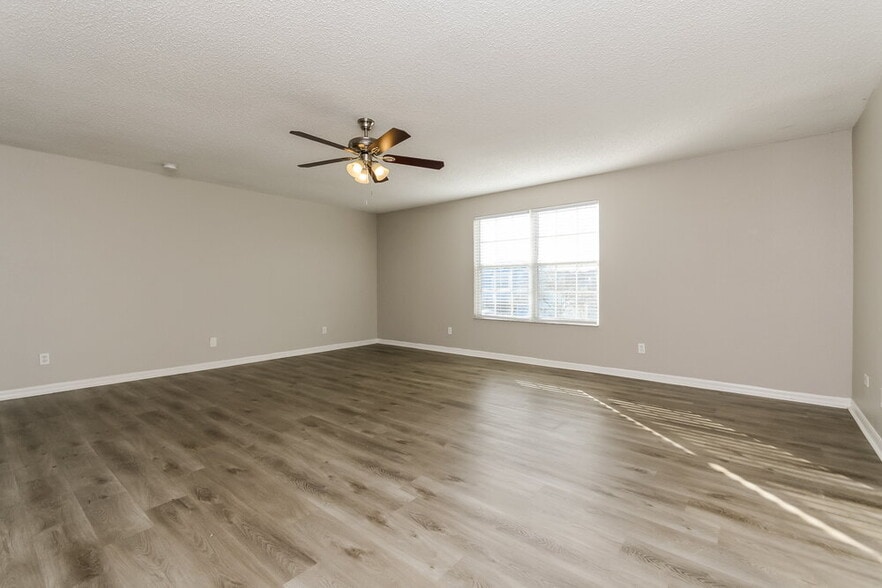 Building Photo - 3278 Amberley Park Cir