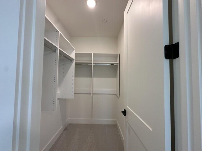 Building Photo - 4802 Moonview Ln