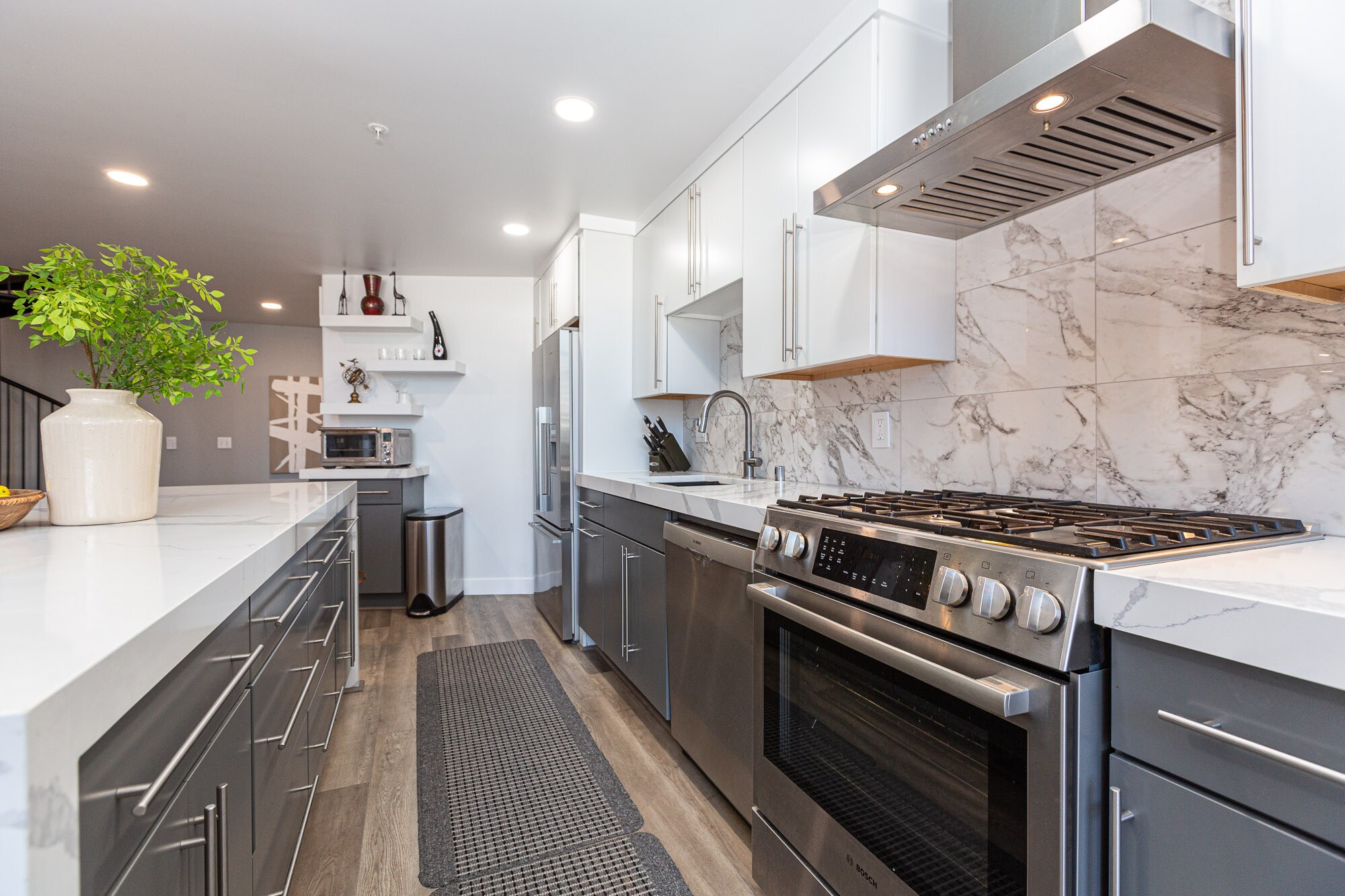 Building Photo - 346 1st St