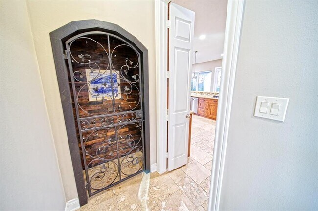 Building Photo - 910 Peachwood Bend Dr