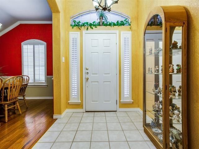 Entryway - 5637 Bandit Dr