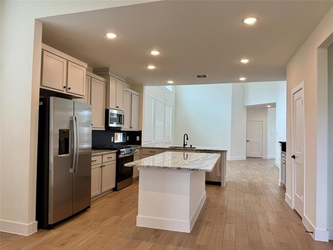 Building Photo - 31015 Myers Hvn Ln