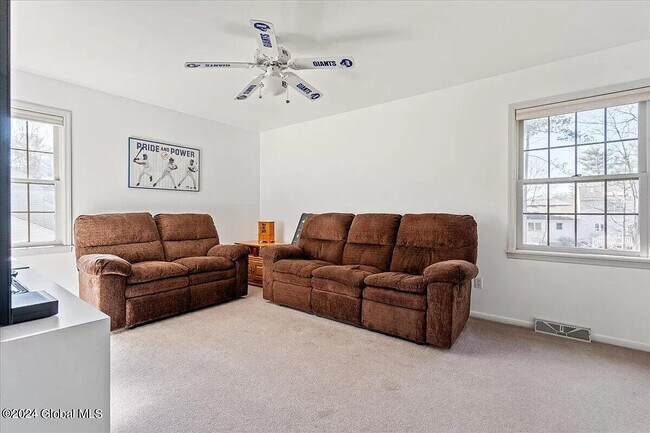 Building Photo - 633 Salvia Ln