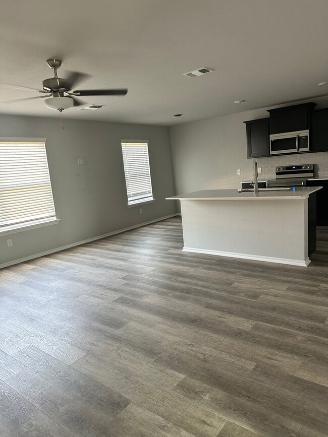 Building Photo - FIRST MONTH FREE!