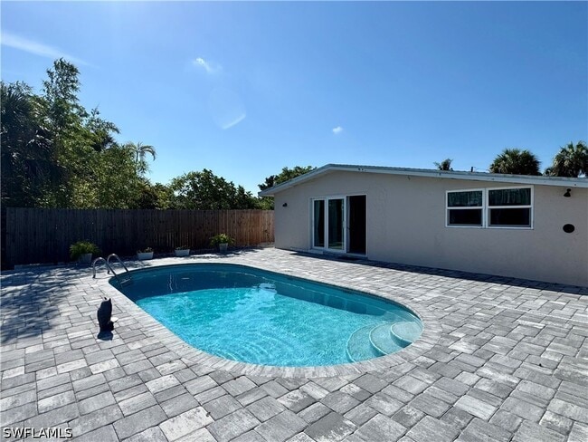 Building Photo - 829 107th Ave N