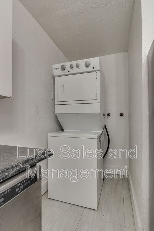 Building Photo - 119 NW 27th St