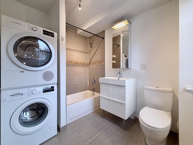 Building Photo - 397 1st St