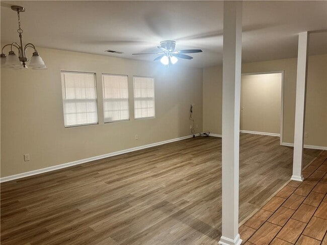 Building Photo - 2191 Beecher Cir SW