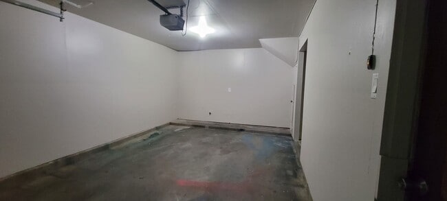 Building Photo - COLONIAL PARK LUXURY CONDO TOTAL UPDATED