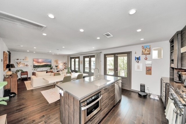 Building Photo - 1410 Hyde Park Blvd