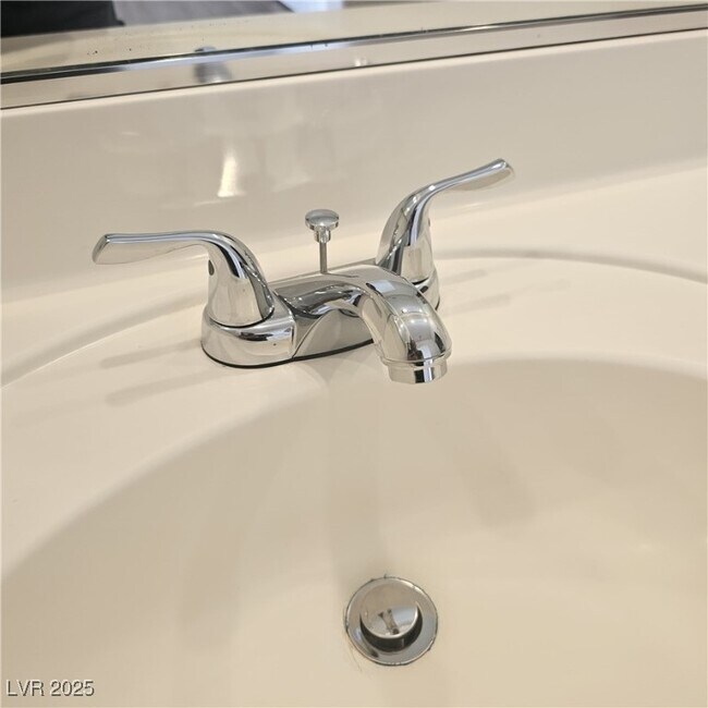 Building Photo - 8233 Amphora St