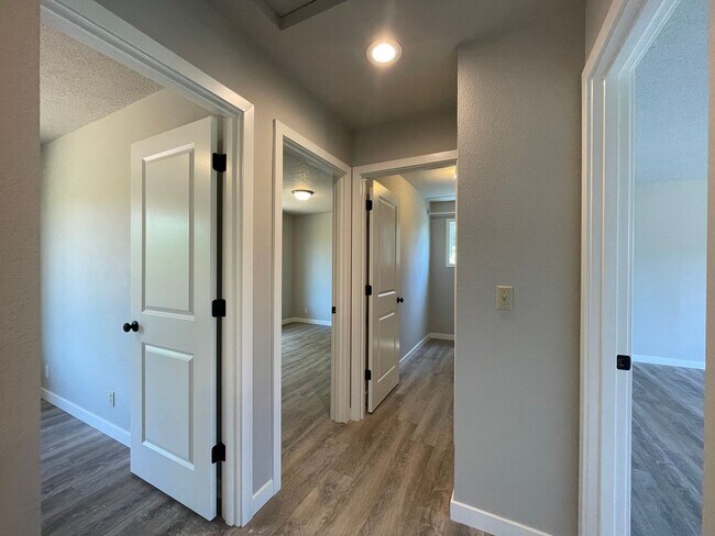 Building Photo - Private Valley Remodeled Home In Damascus 3Bd/2.5Ba with Basement!!! Beautiful Deck with Amazing ...