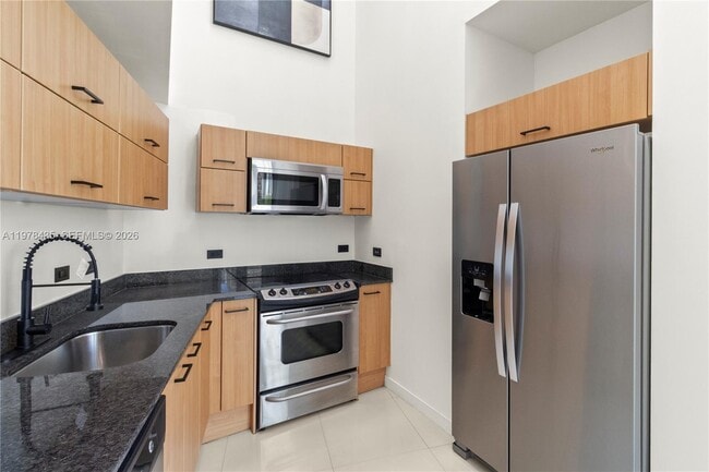 Building Photo - 350 S Miami Ave