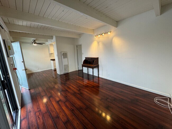 Interior Photo - key3538