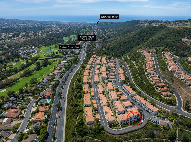 Building Photo - 30902 Club House Dr