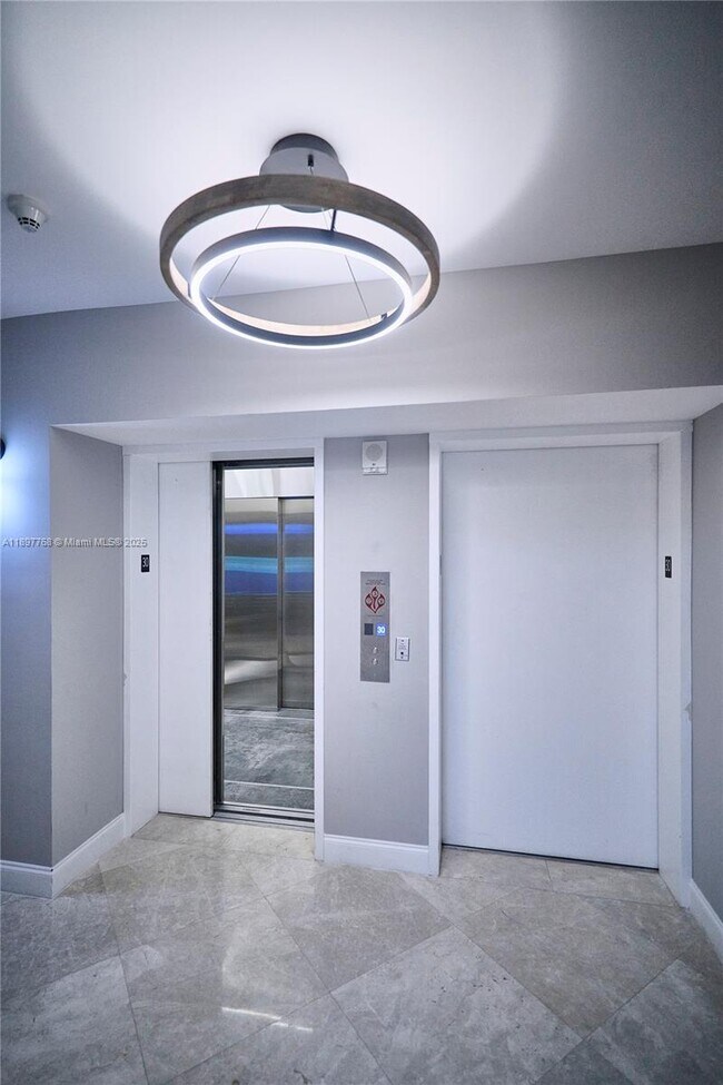 Building Photo - 3101 S Ocean Dr