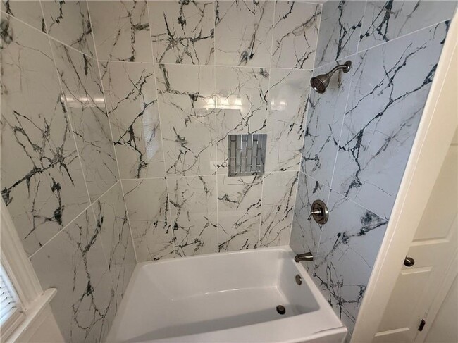 Building Photo - 828 Pamela Dr