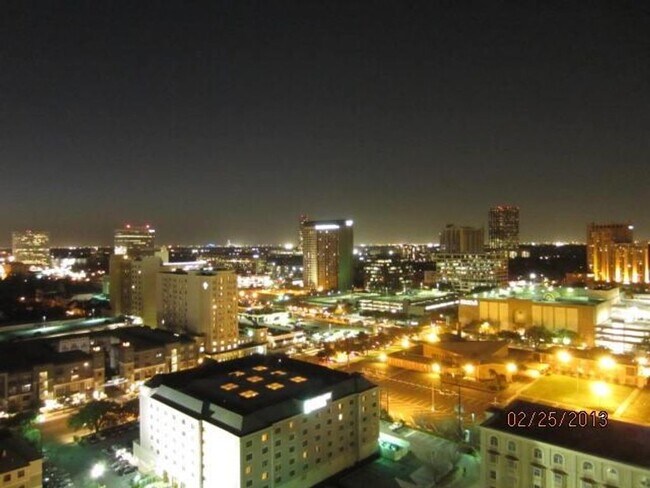 Building Photo - 5150 Hidalgo St