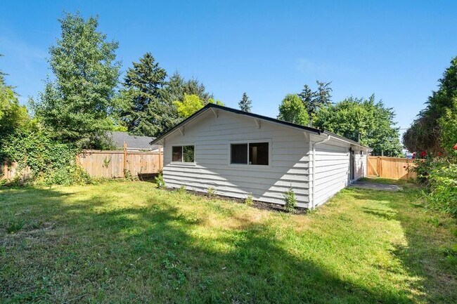 Building Photo - 4916 NE Alberta Ct