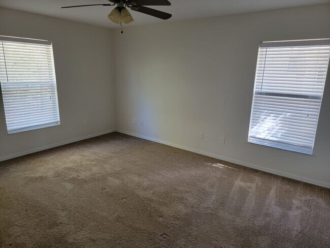 Building Photo - 8464 N Bolder Dr