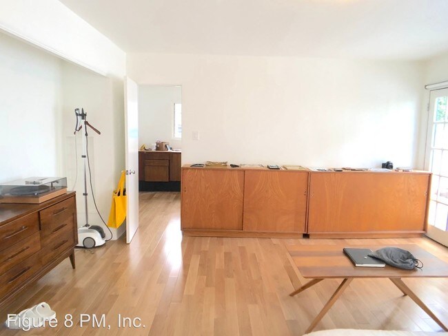 Building Photo - 2 br, 1 bath Apartment - 1947 Hyperion Ave