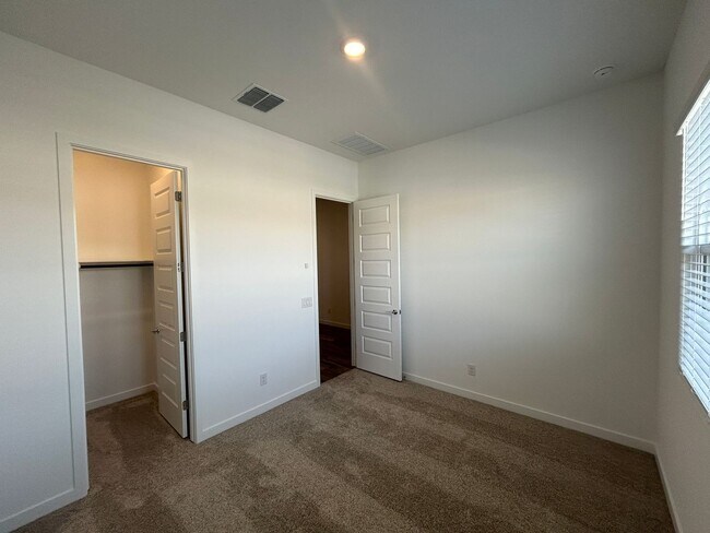 Building Photo - 25509 N 149th Ave