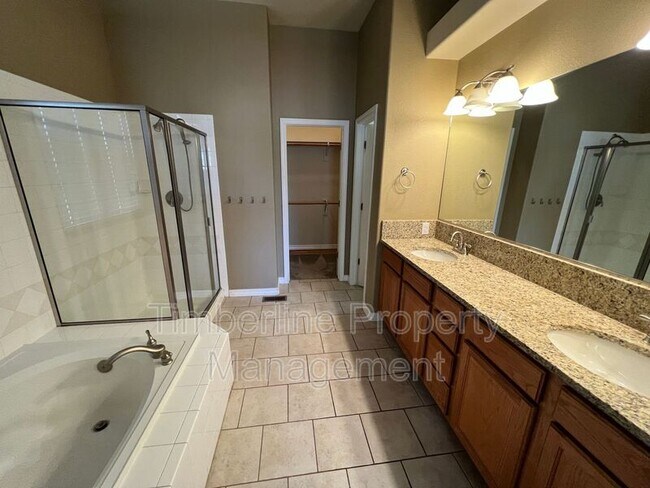 Building Photo - 9914 Red Sage Dr