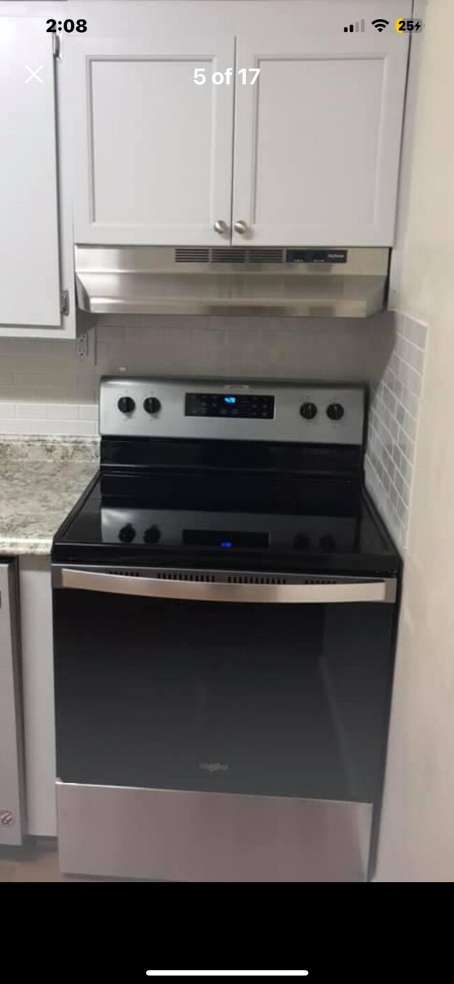 Building Photo - 400 Glendale Rd