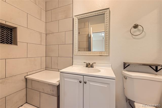 Building Photo - 1730 Lake Shore Pl
