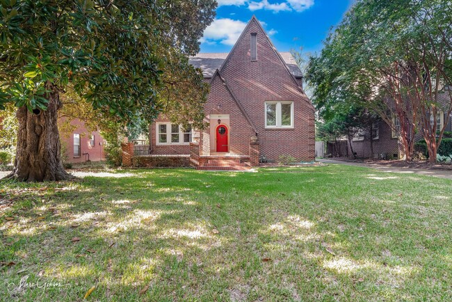 Primary Photo - Beautiful 3 Bed 3 Bath