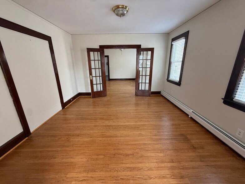 Building Photo - 350 Sheridan Ave