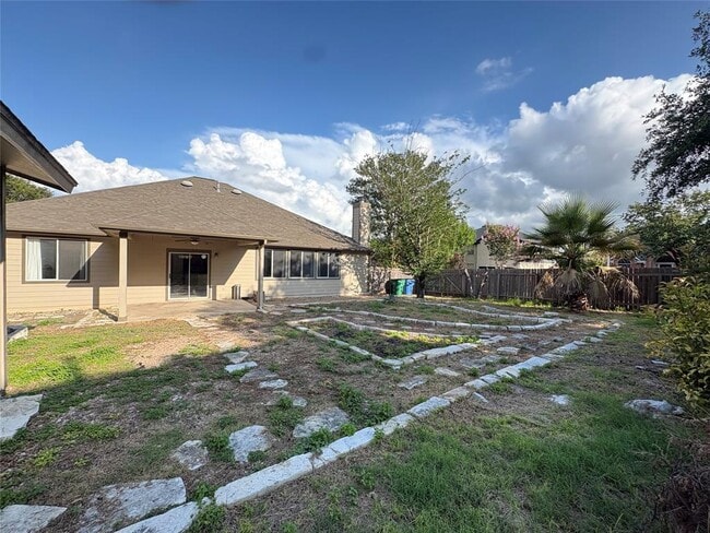 Building Photo - 1112 Vanderbilt Cir