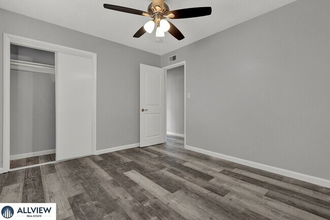 Building Photo - Serra Mesa 3 Bedroom Home with Private Yard & Oversized 2-Car Garage