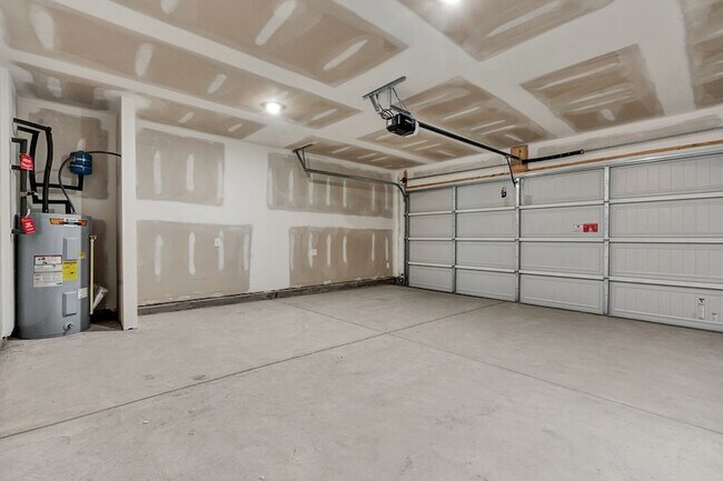 Building Photo - 627 Fox Den Cir