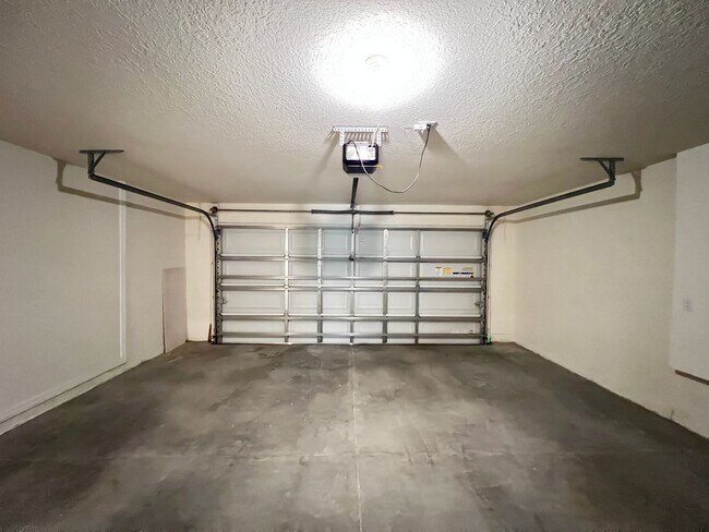 Building Photo - 4BD/2BA Modern Comfort Meets Suburban Serenity in Ocala! WASHER & DRYER INCLUDED!